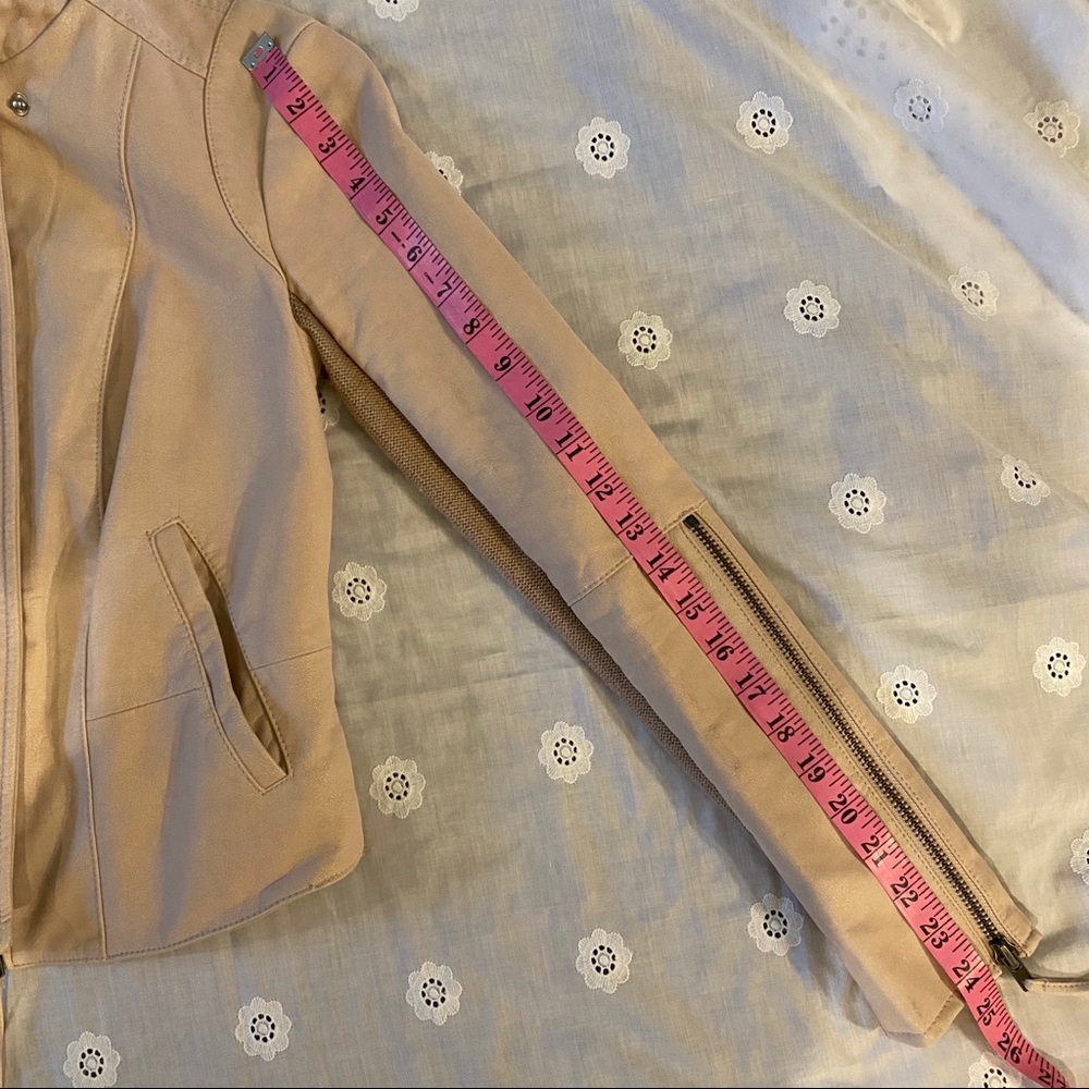 Gorgeous FREE PEOPLE vegan jacket - Picture 5 of 10